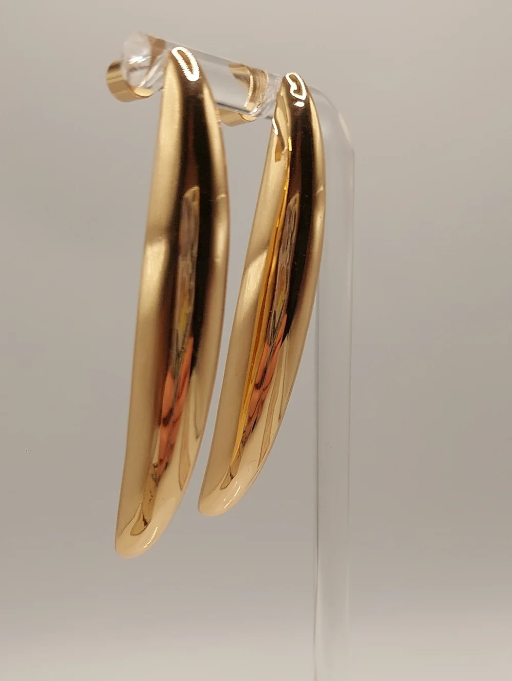 1990's Goldtone Curved Hoop Pierced Earrings - Women Jewelry - Picture 4 of 10
